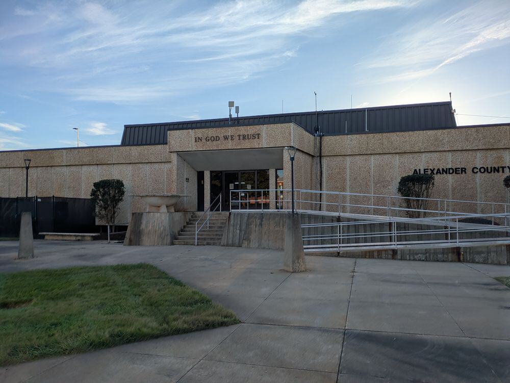 Alexander County Courthouse – Taylorsville, NC